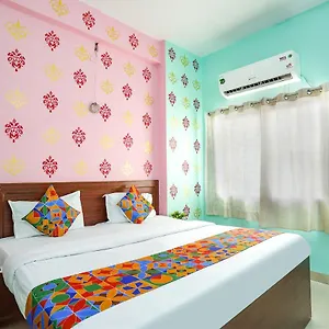 Hotel Fabexpress Kashi Khand, Varanasi